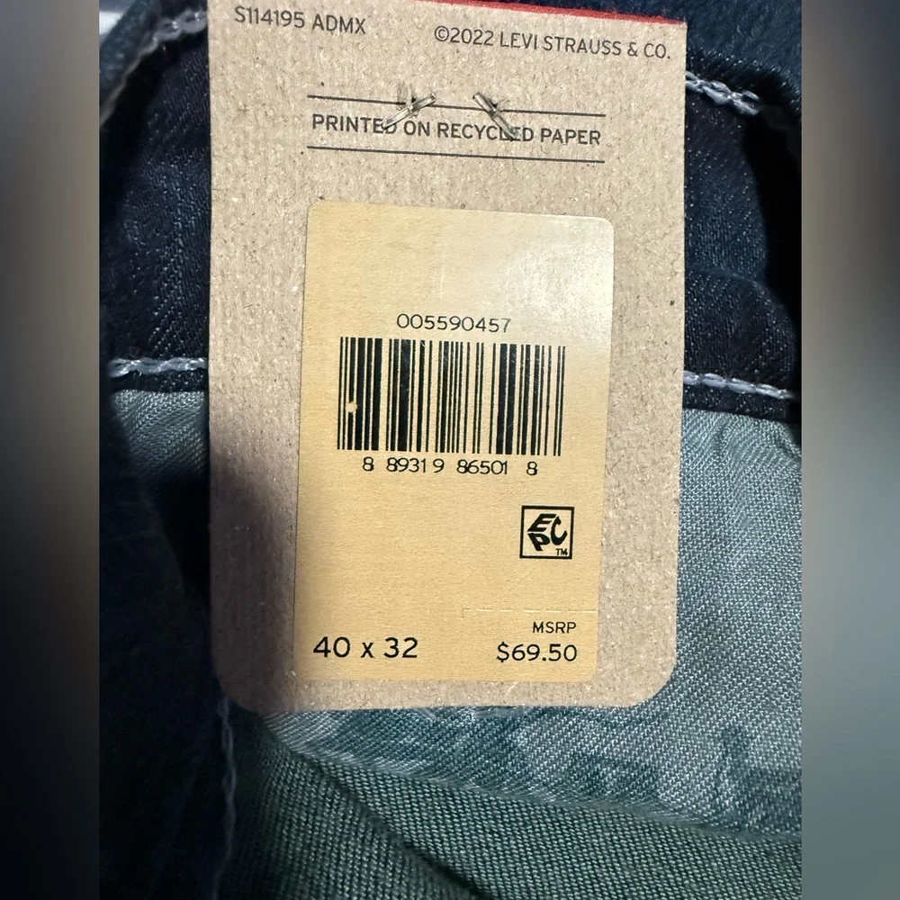 2 Pairs of Levi’s 559 Jeans - Picture 12 of 12